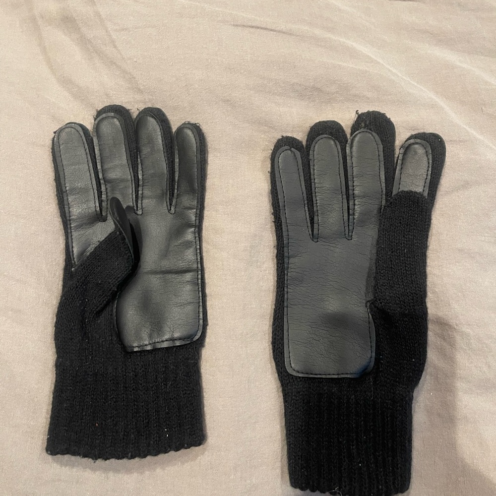 Gloves - Picture 2 of 2